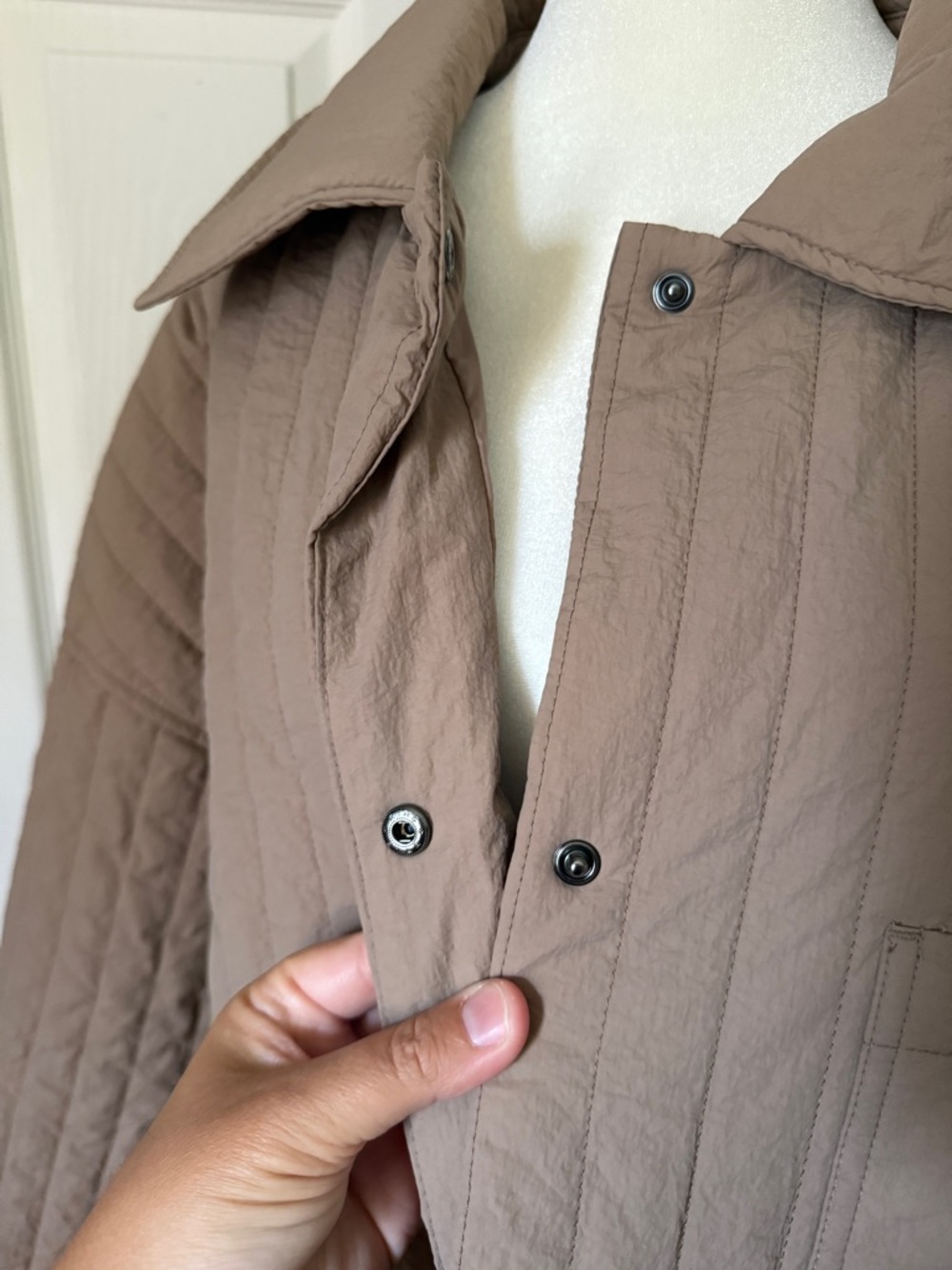 NWT Old Navy Quilted Lightweight Puffer Tan Oversized Snap-Front Jacket / XXL - Picture 5 of 10